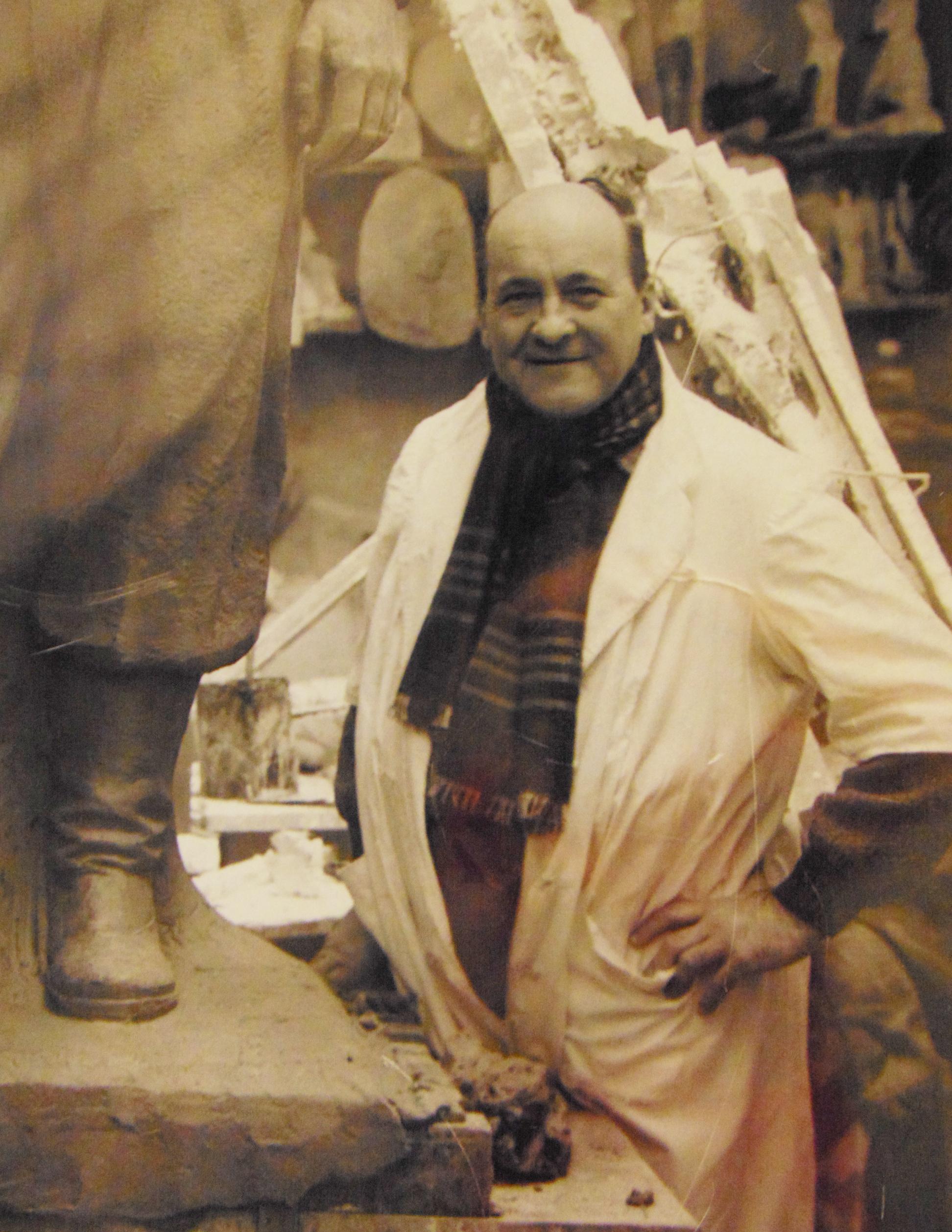 Conmemoración del natalicio de Luis Perlotti