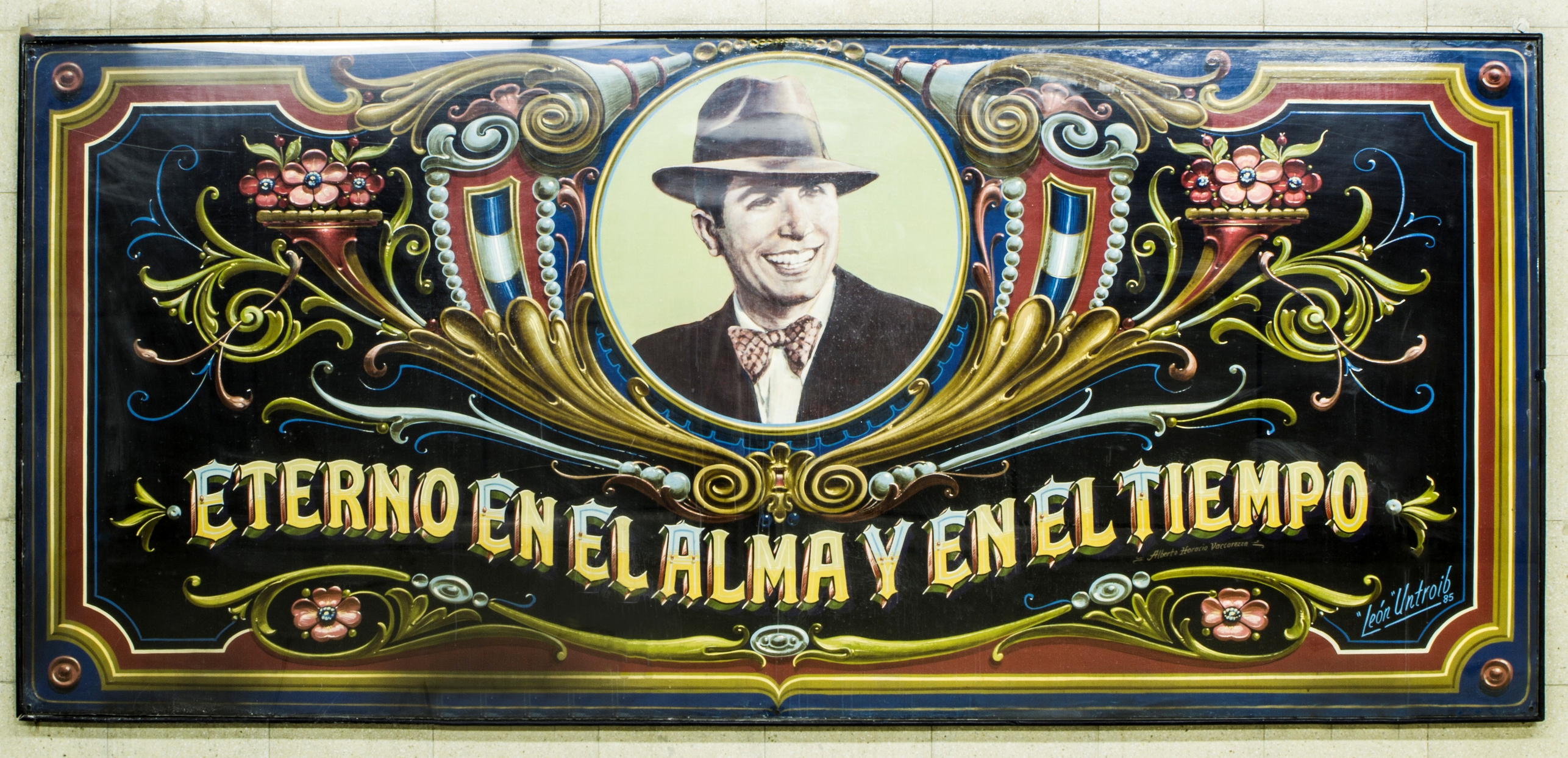 Un recorrido por los homenajes a Carlos Gardel en el subte