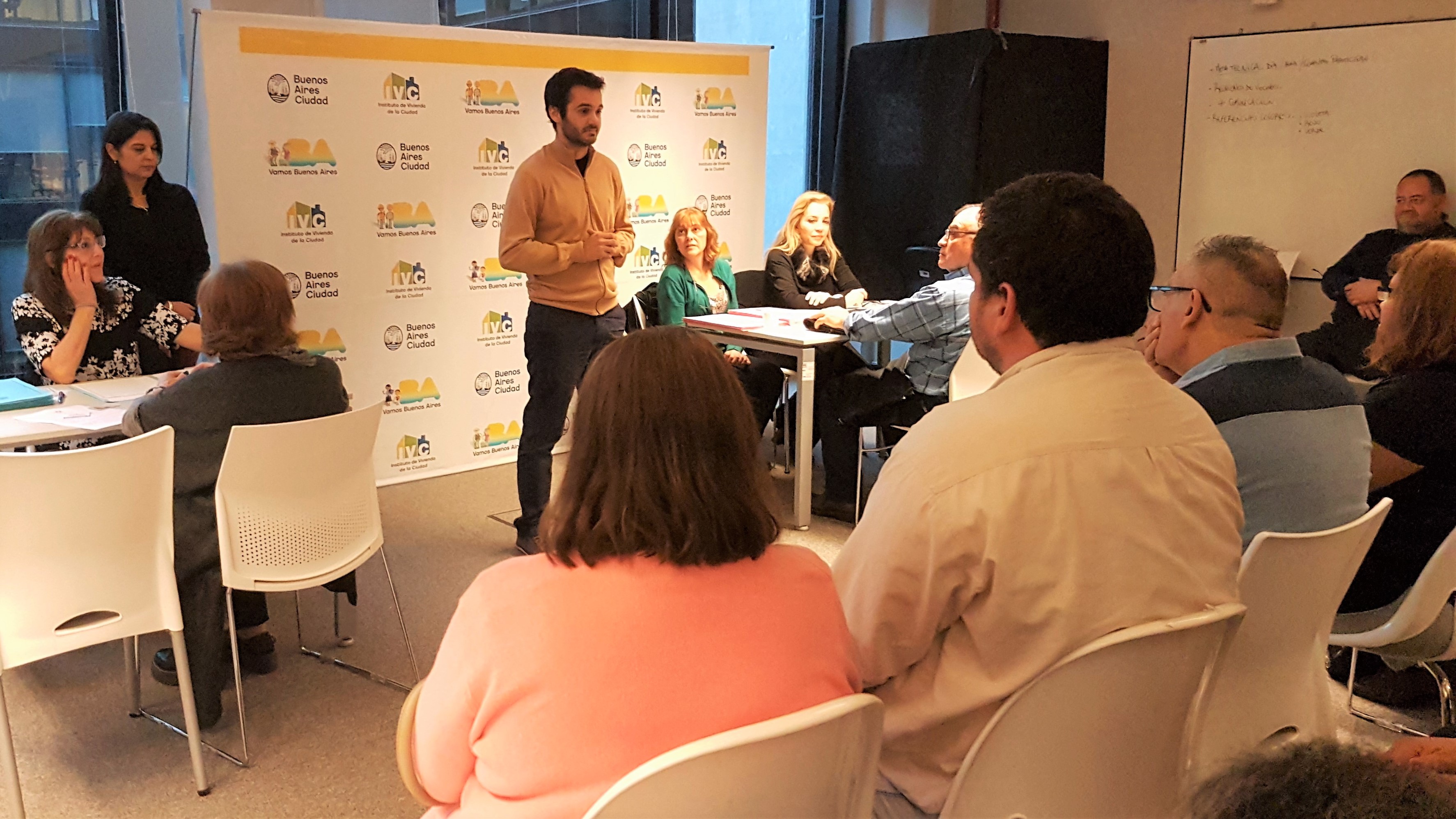 Familias del barrio de La Boca recibieron las escrituras de sus viviendas