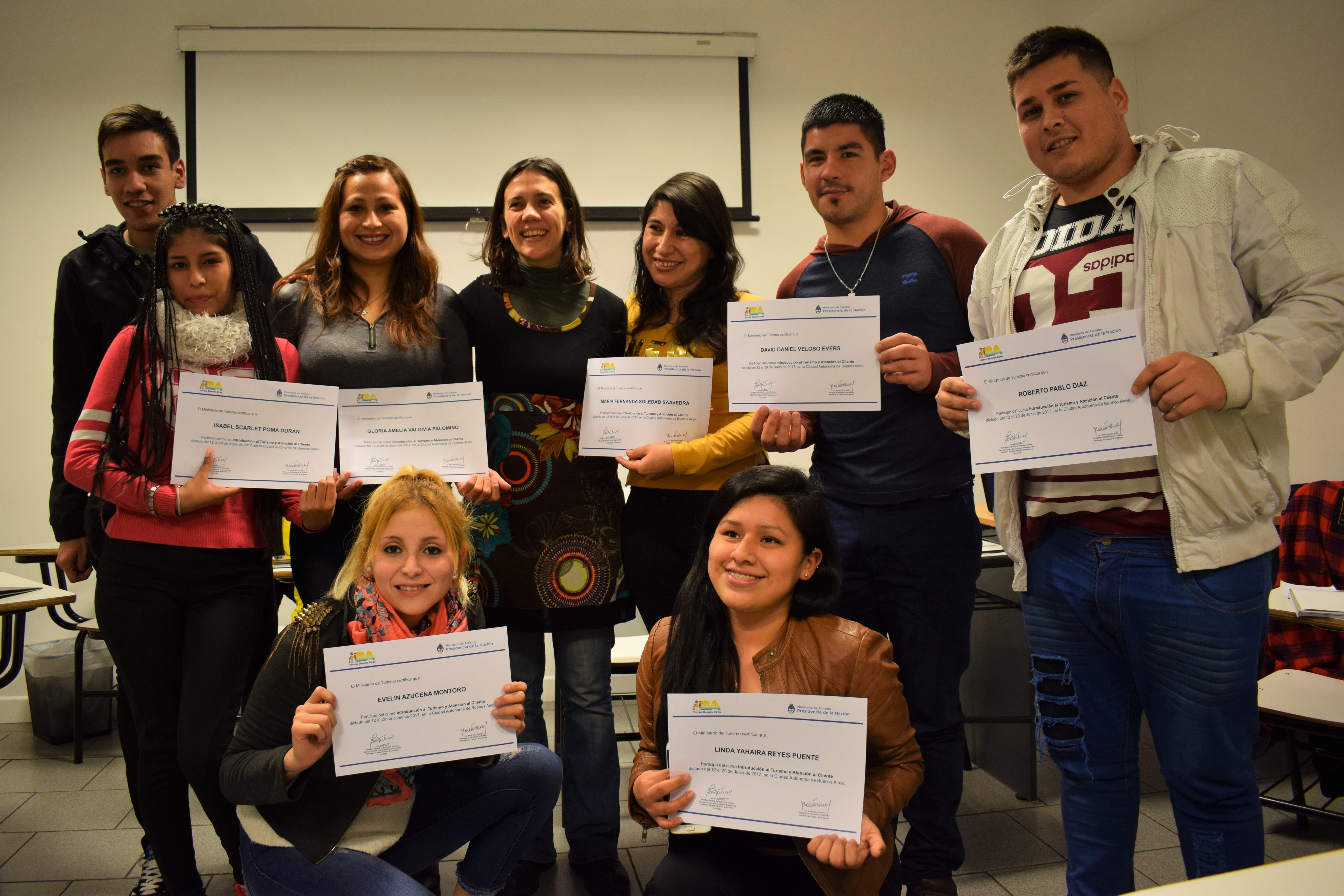 Recibieron sus diplomas los anfitriones del barrio Lamadrid 