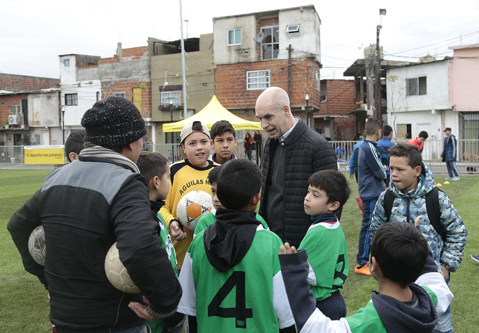 Rodríguez Larreta inauguró una cancha de fútbol en el Barrio 31