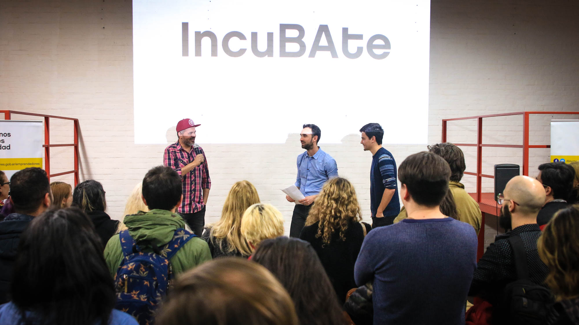 Experiencias, ideas y emprendedorismo en el primer meetup de IncuBAte