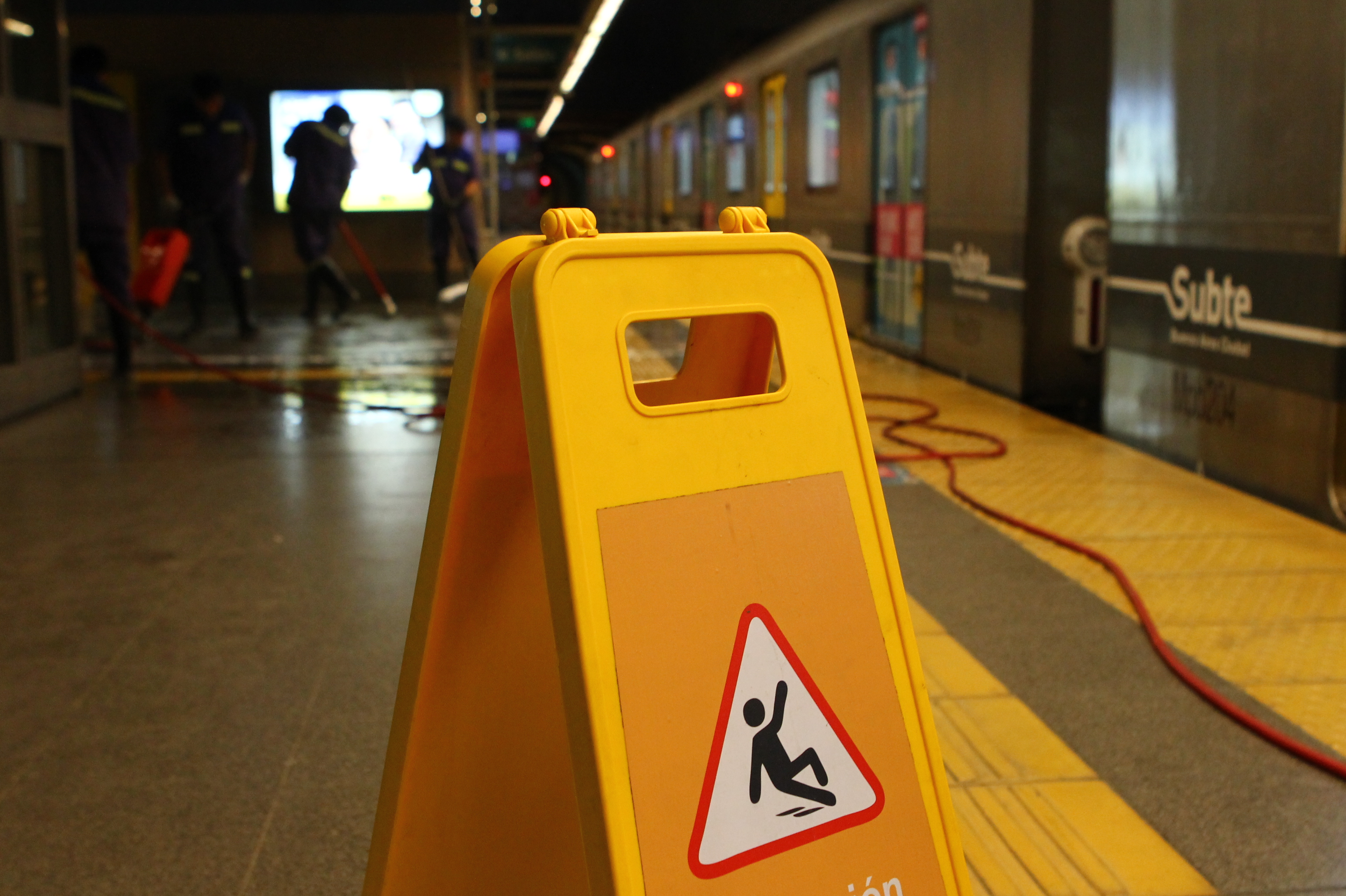 Conocé lo que pasa en el subte cuando cierra sus puertas