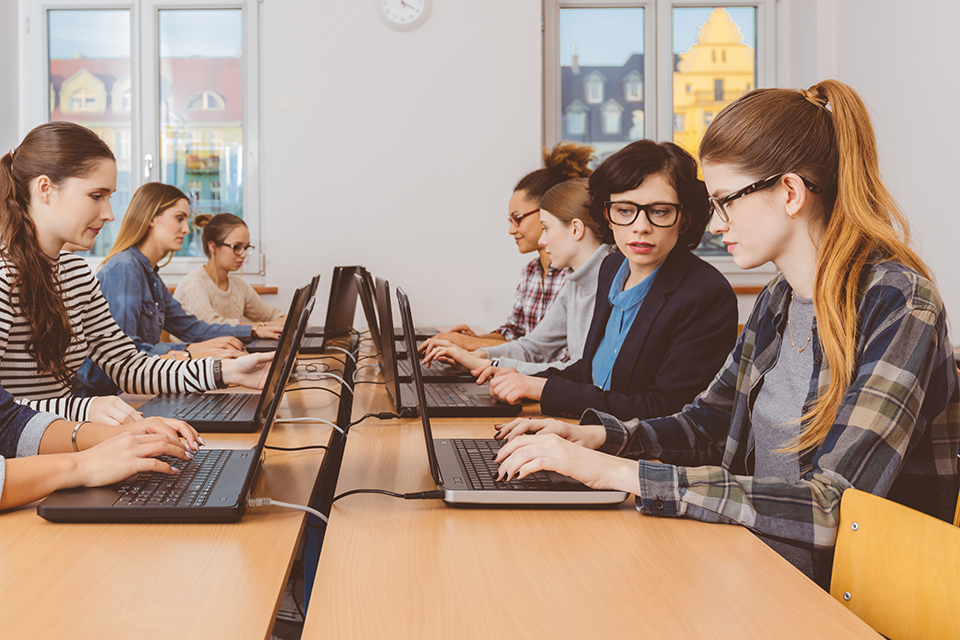 Las 118 becas de computación tienen nombre, apellido y un gran futuro por delante.