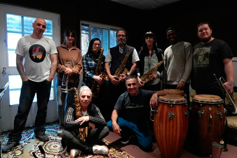 Se presenta la banda de jazz "La Tenaza"