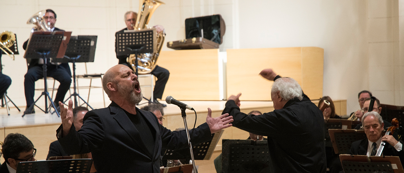 Darío Volonté junto a la Banda Sinfónica de la Ciudad en Parque Centenario