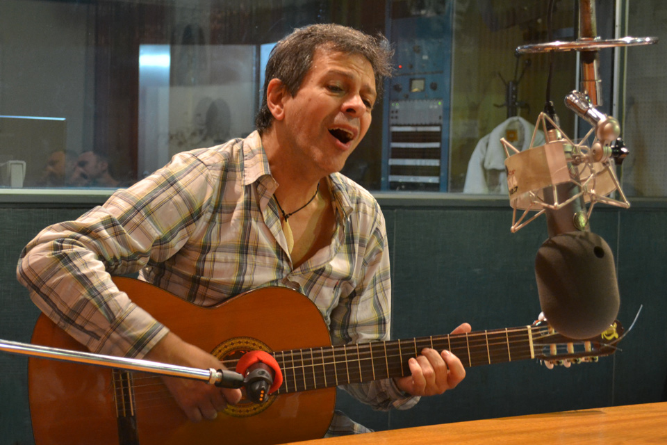 La 2x4 festeja sus 17 años con grandes artistas que actuarán en vivo