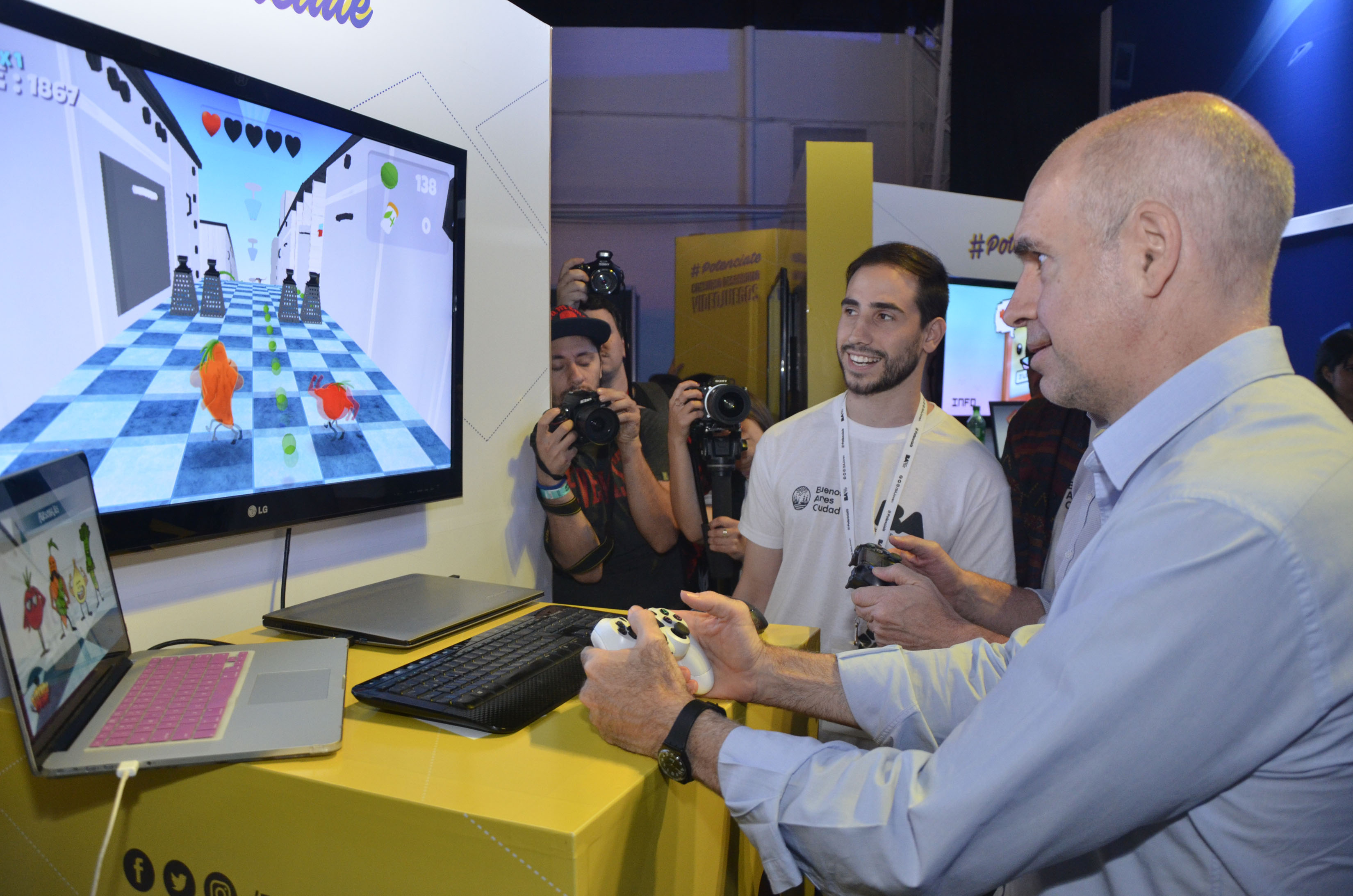 Rodríguez Larreta, con los finalistas de #Potenciate Videojuegos