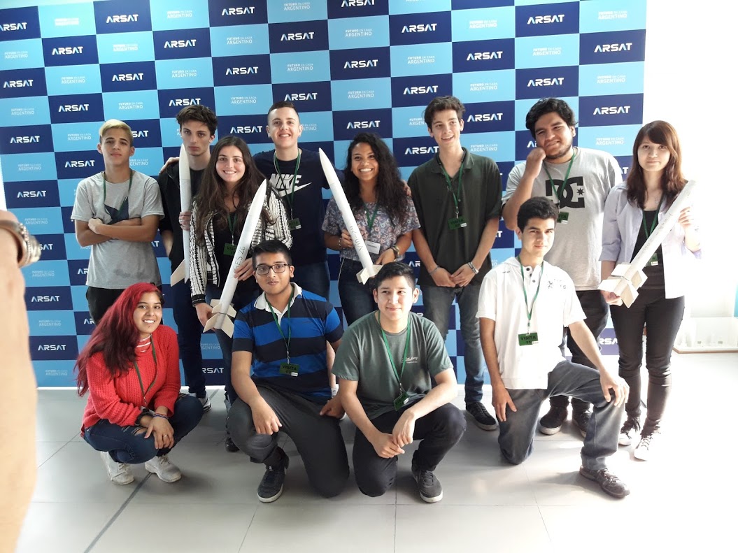 Ganadores del Hackatón «desafíos científicos 2017» visitaron las instalaciones de ARSAT