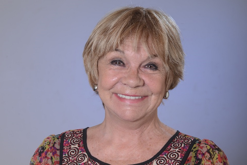 Virginia Lago y su obra Vivir en Vos de María Elena Walsh