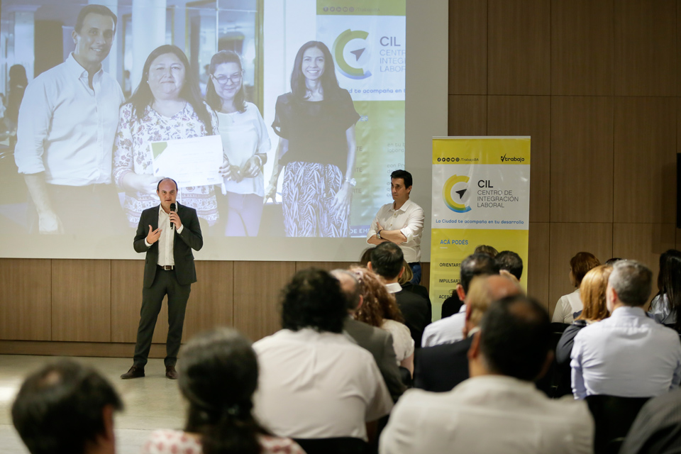 Entrega de diplomas a 50 egresados de Experiencia Activa