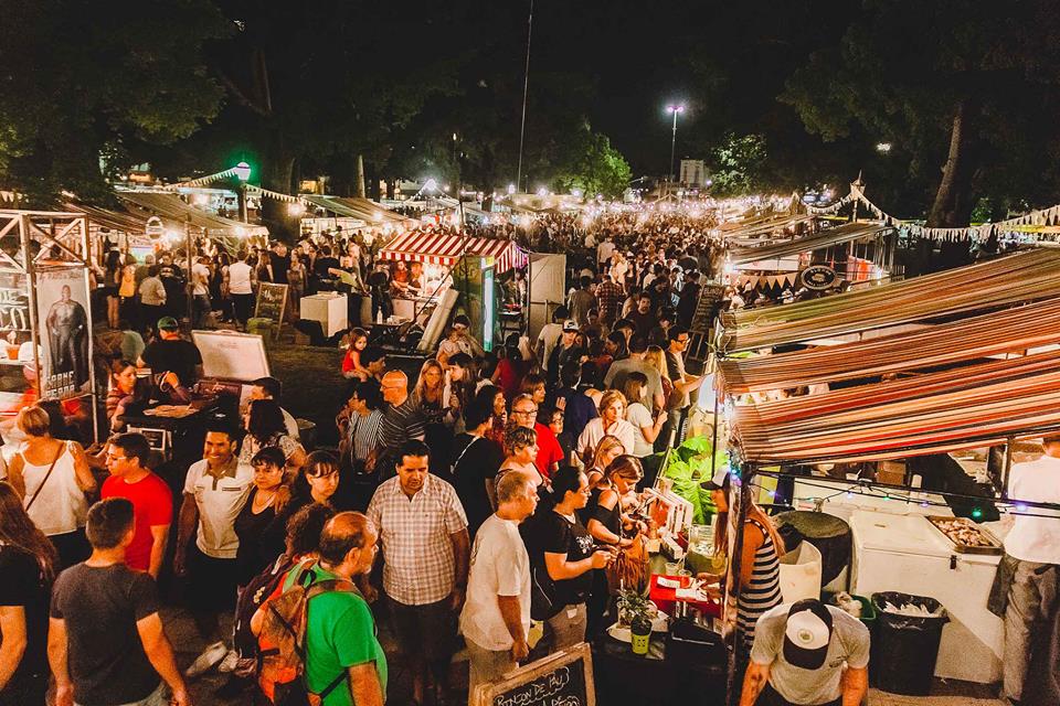 Edición nocturna de Buenos Aires Market 2017 en Caballito