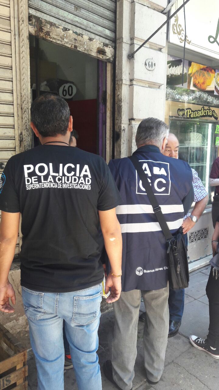 Operativo en locales de alimentos en Capital