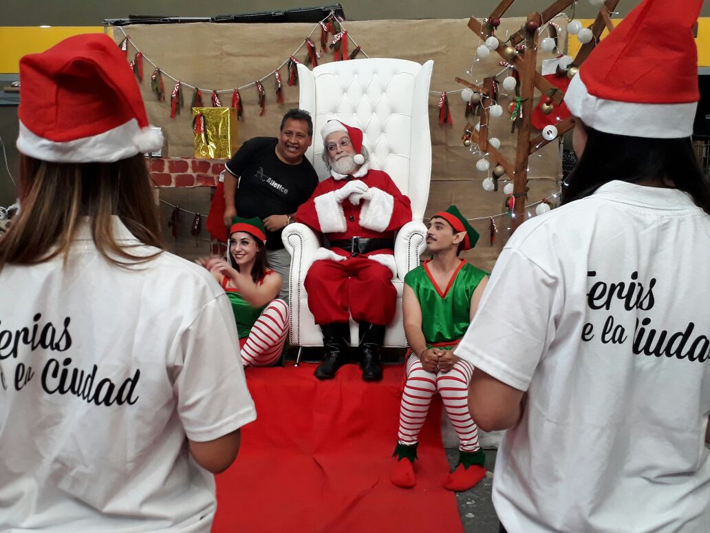 Compras navideñas en los Paseos Comerciales de Once