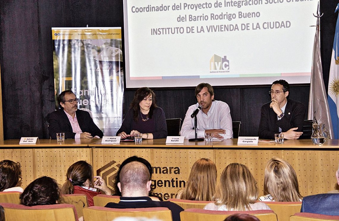 En Rodrigo Bueno estamos desarrollando el programa Familias Fuertes