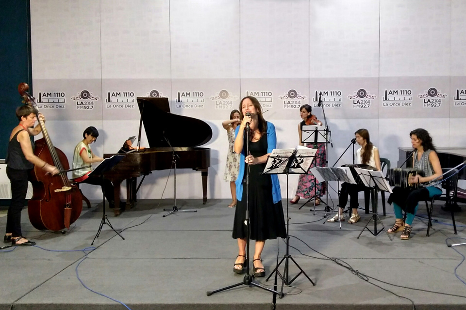 Artistas en vivo en el Día Internacional de la Mujer