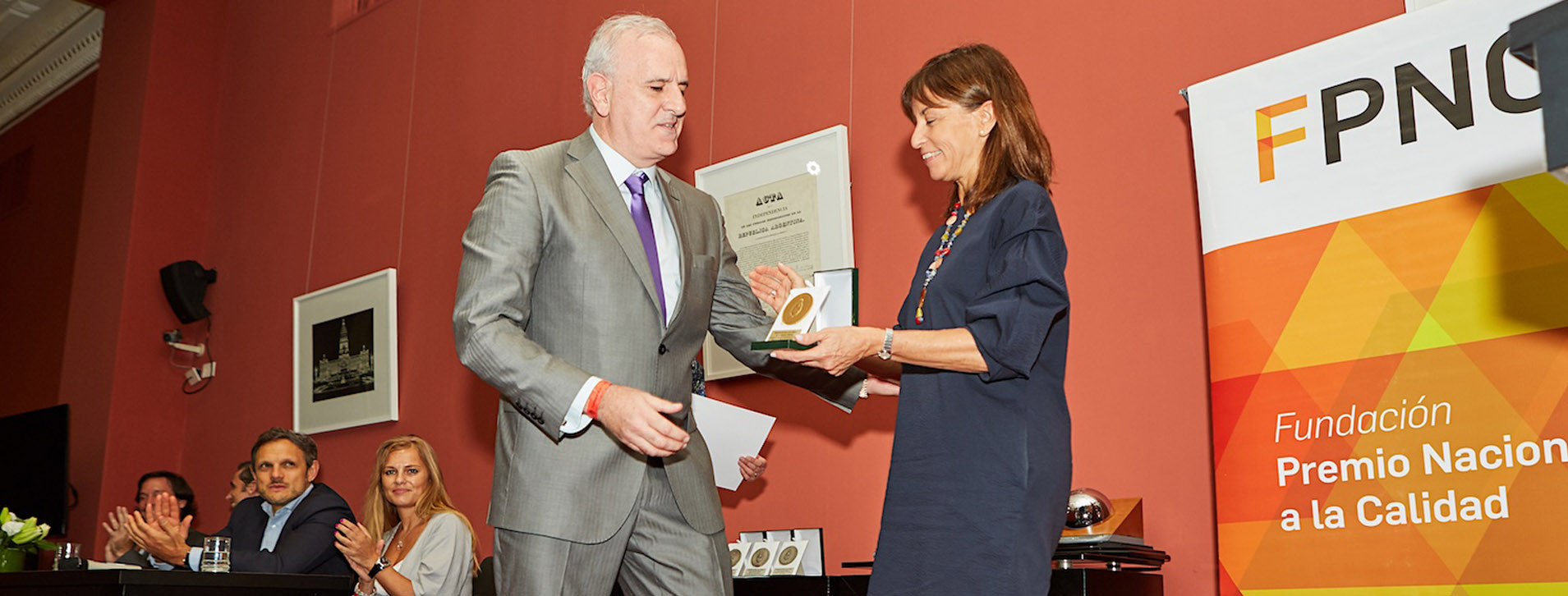 La Dirección de Estadísticas y Censos recibió medalla de Oro por la calidad en su Gestión