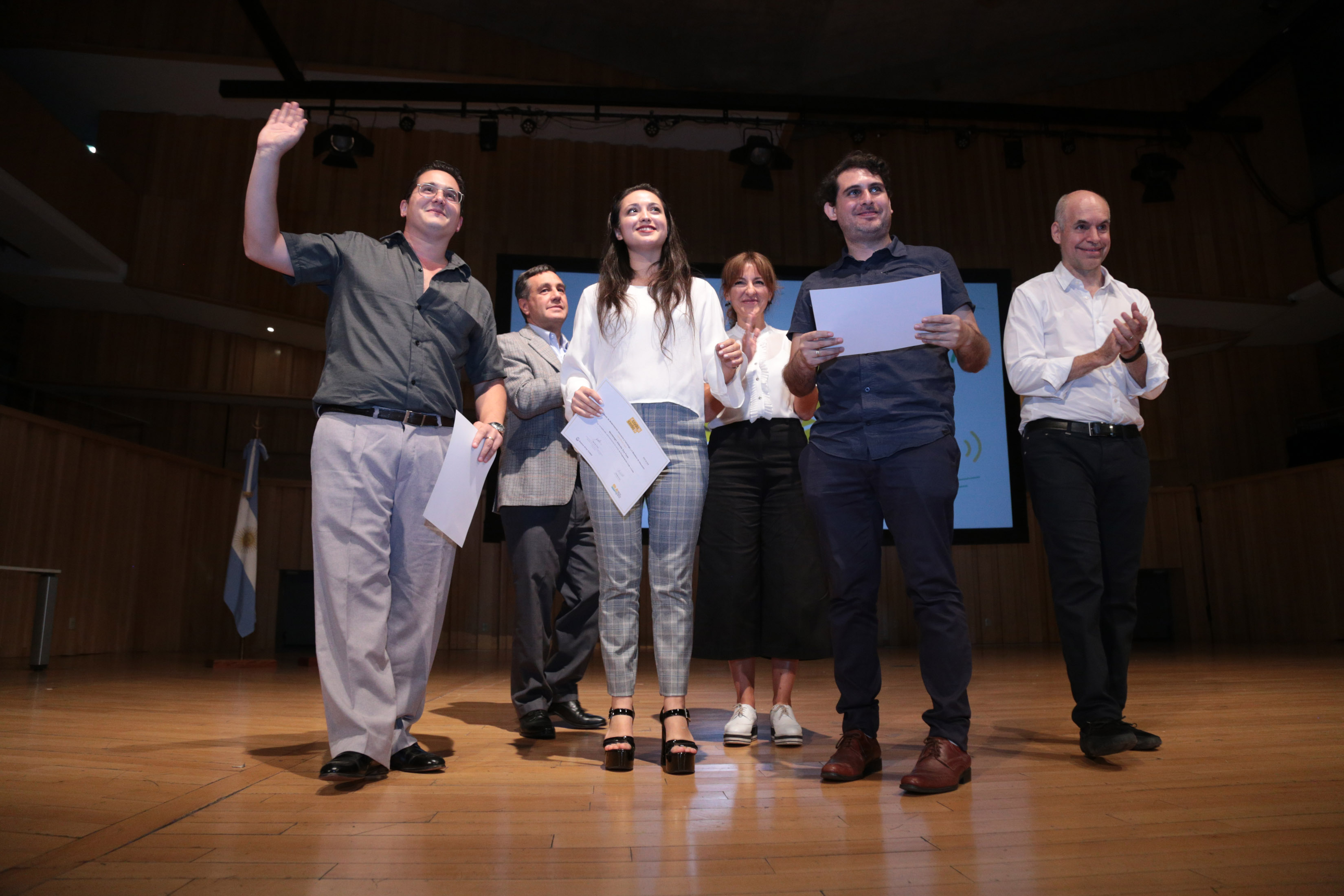 Rodríguez Larreta entregó diplomas a egresados del programa “Codo a Codo”