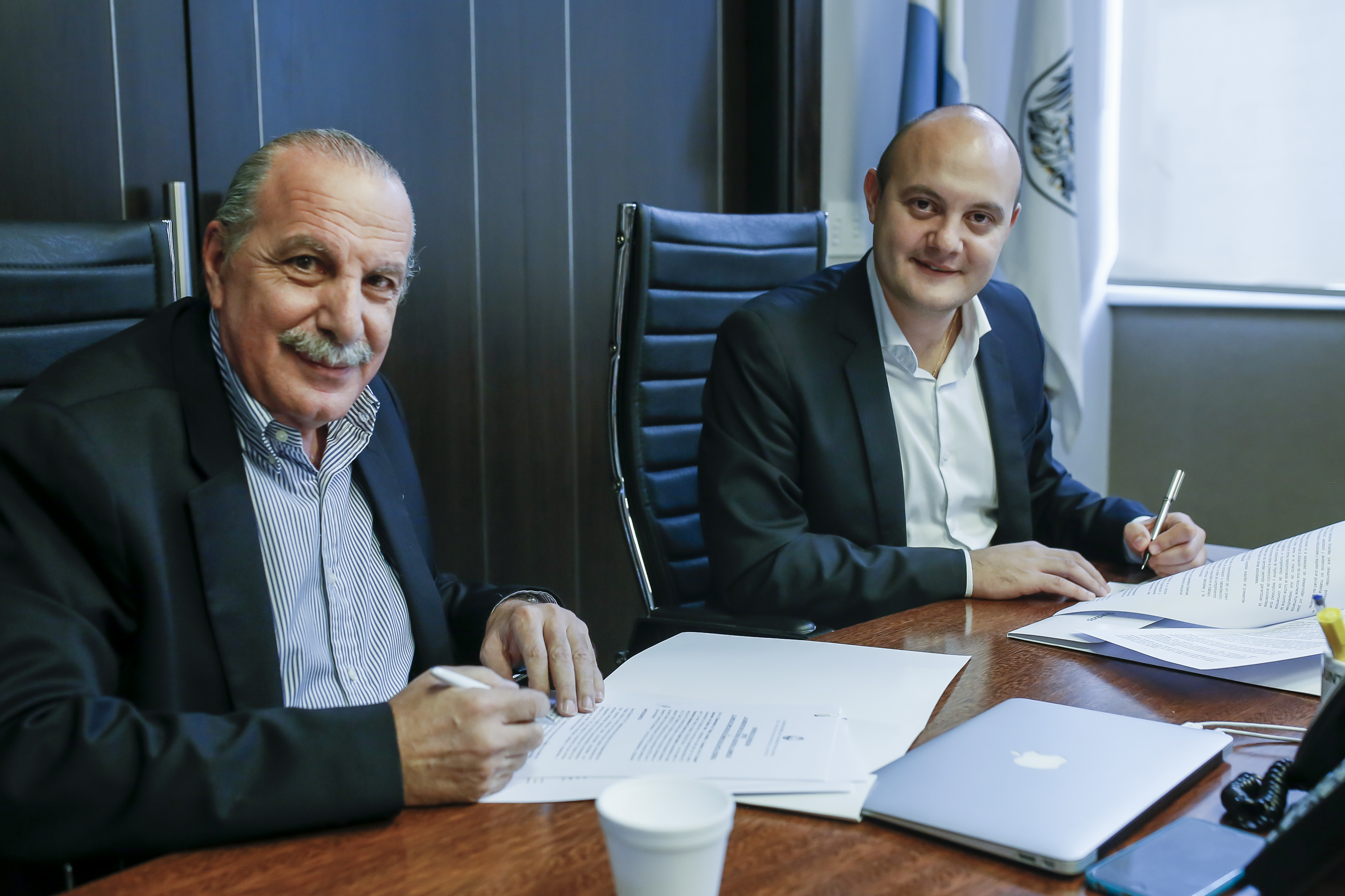 Acuerdo con el Sindicato de Empleados de Comercio para fortalecer el trabajo decente