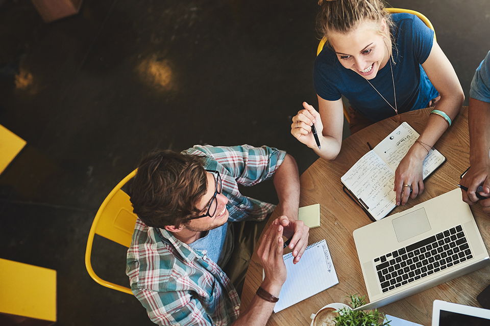 800 becados para estudiar inglés y potenciar su carrera profesional.