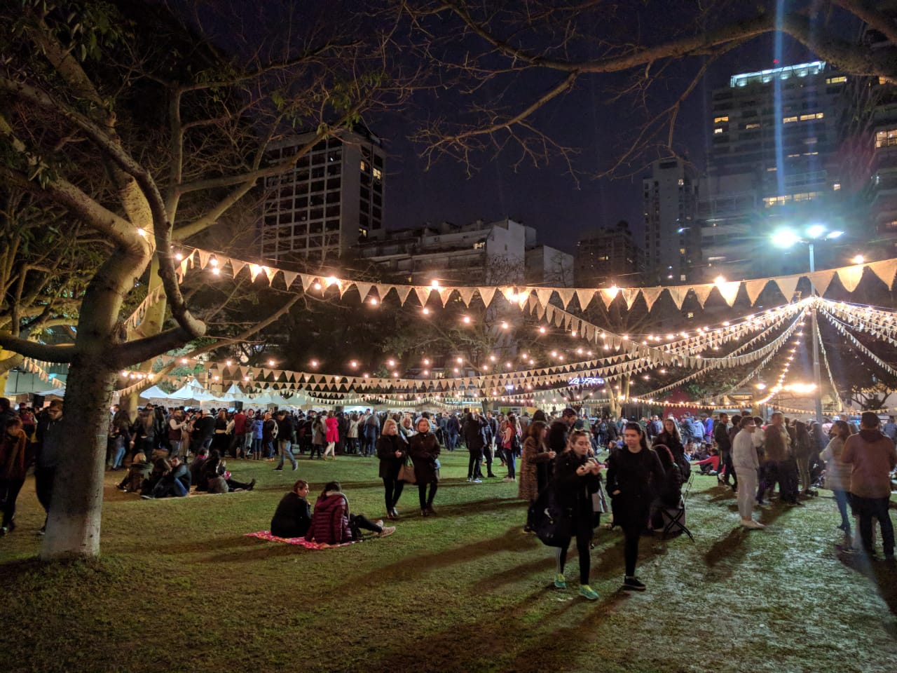 Miles de personas en la fiesta porteña del café