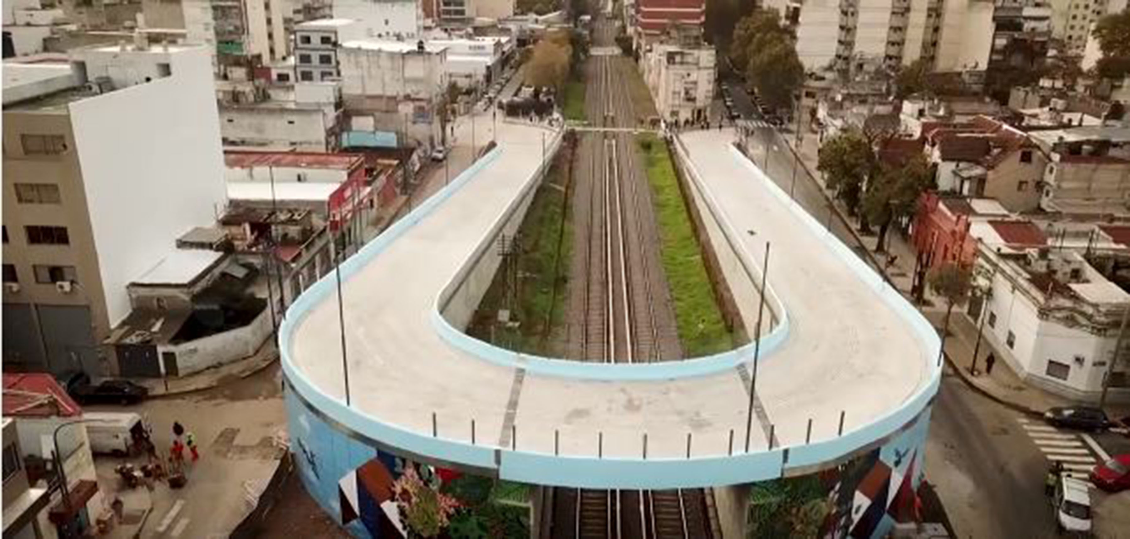 Desde un dron, cómo es la obra del puente Argerich en Flores