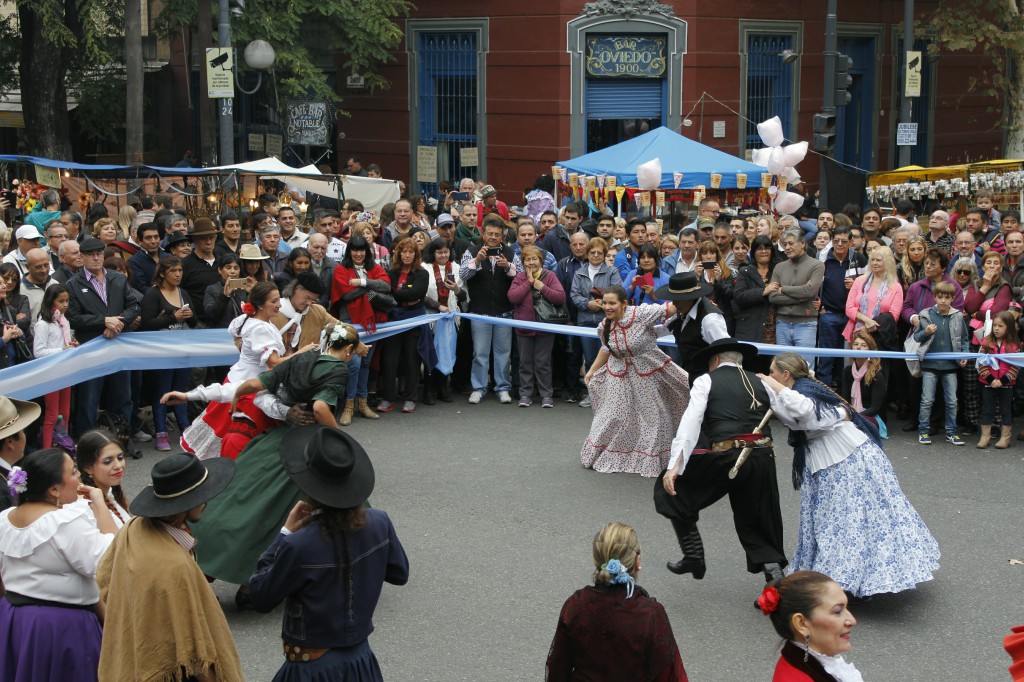 Festejos por el Día de la Patria con visitas guiadas, historia, música y gastronomía 