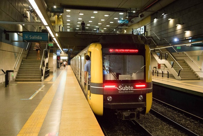 Se refuerza el servicio de colectivos por el paro de subtes