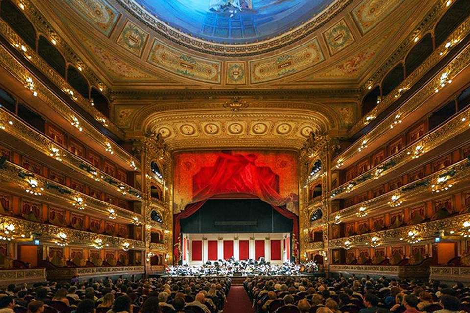 Dejate envolver por la magia musical del Colón