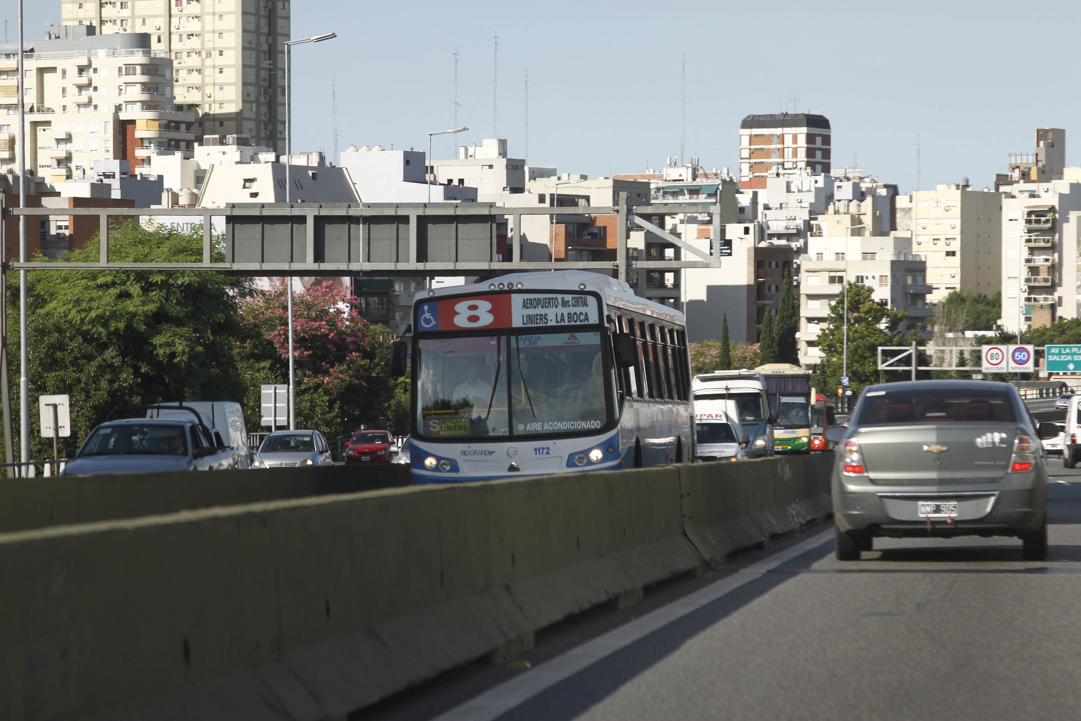Se cerró la salida para tránsito liviano de Autopista 25 de Mayo hacia av. Ingeniero Huergo
