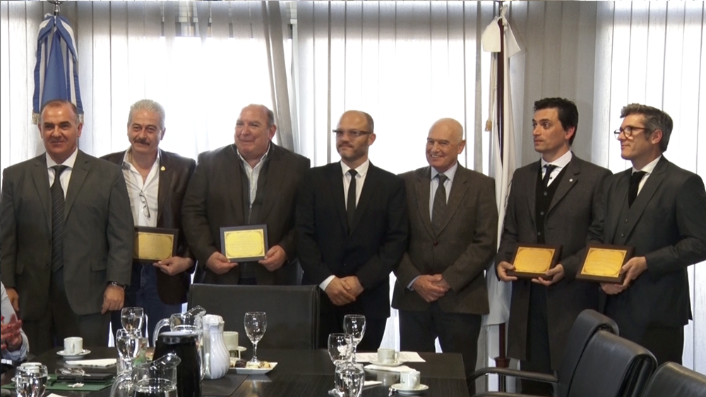 Reconocimiento al jefe de la División Delitos Contra la Salud y Seguridad Personal