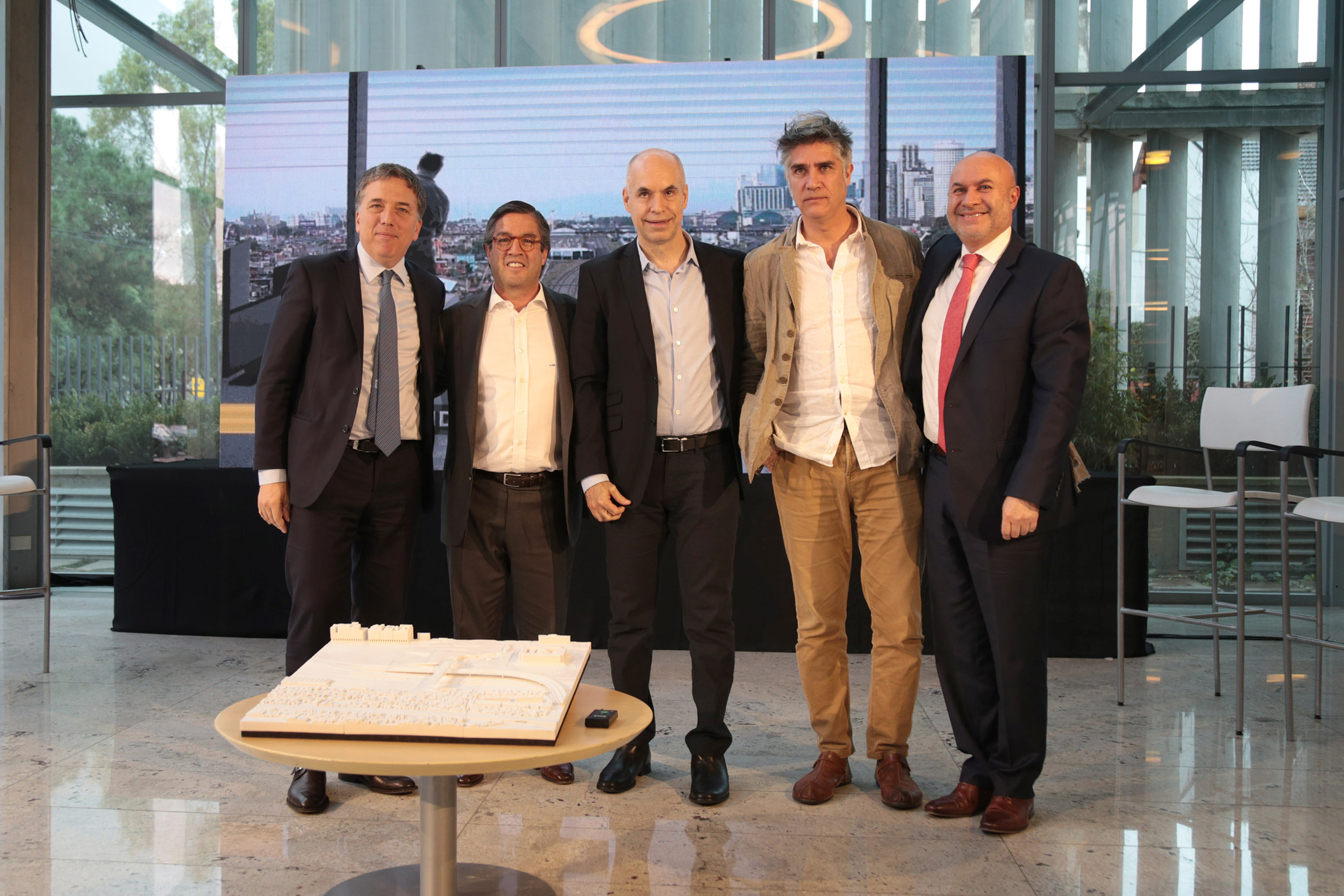 Anuncian la construcción de un moderno edificio-puente del Grupo BID en el Barrio 31