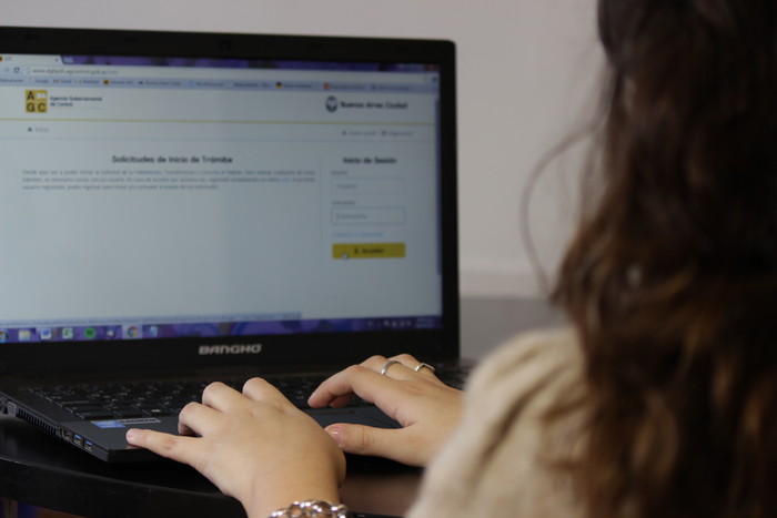 Aviso importante trámites online