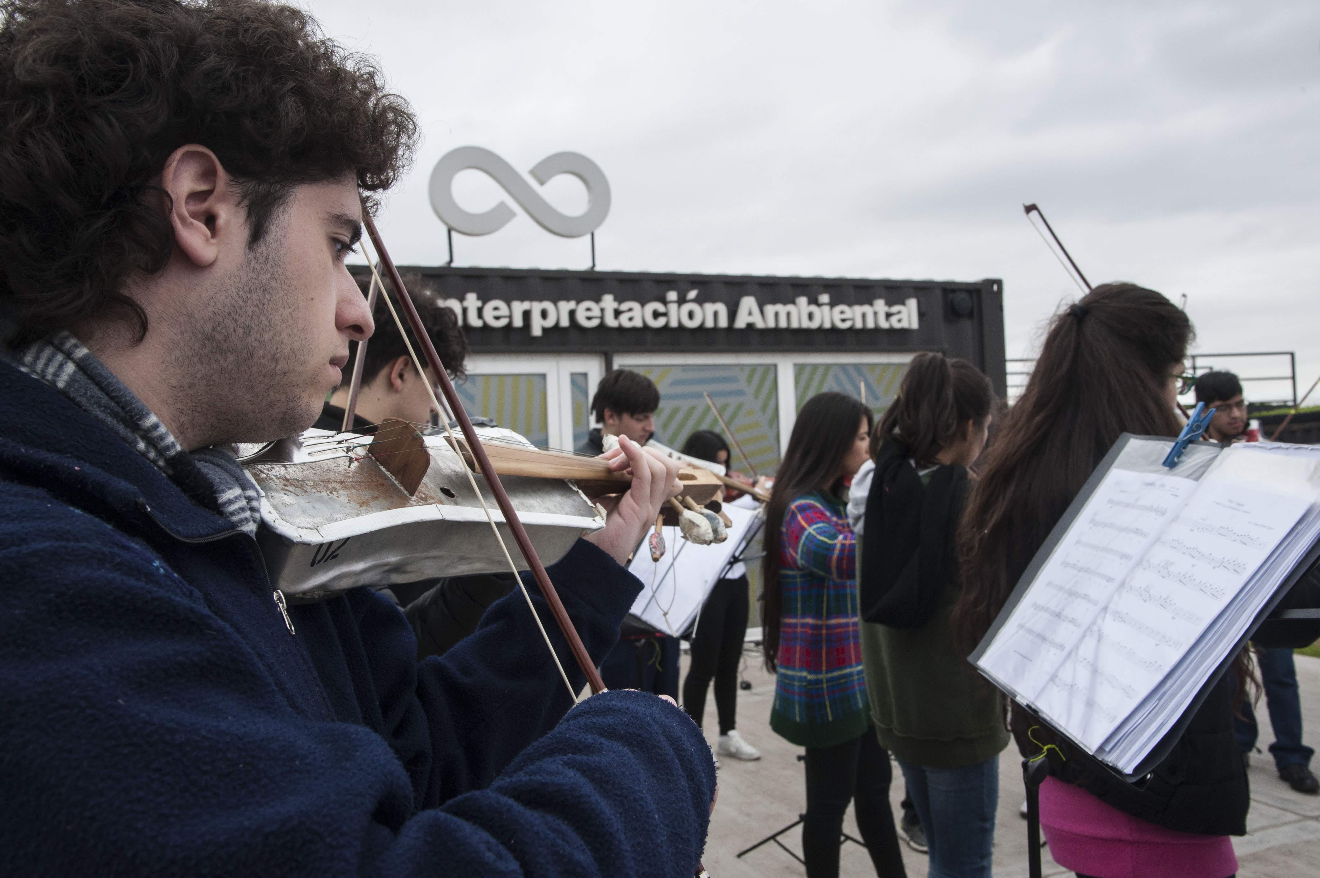 Visita de la orquesta sustentable a la CEAMSE