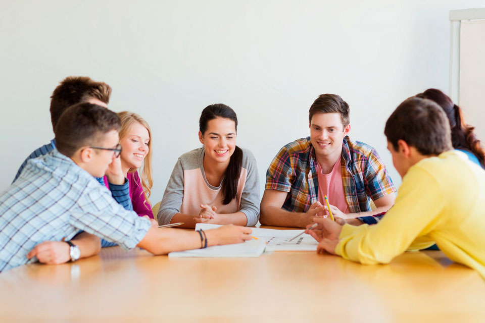 Se otorgaron 300 nuevas becas para aprender inglés en el CUI.