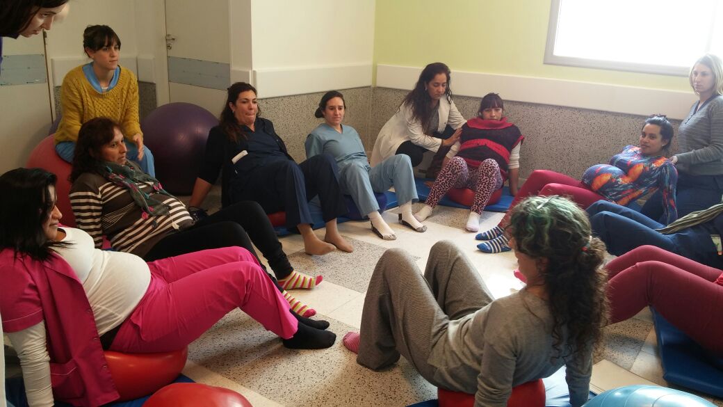 Charlas en hospitales y centros de salud por el día de la obstetricia y de la embarazada