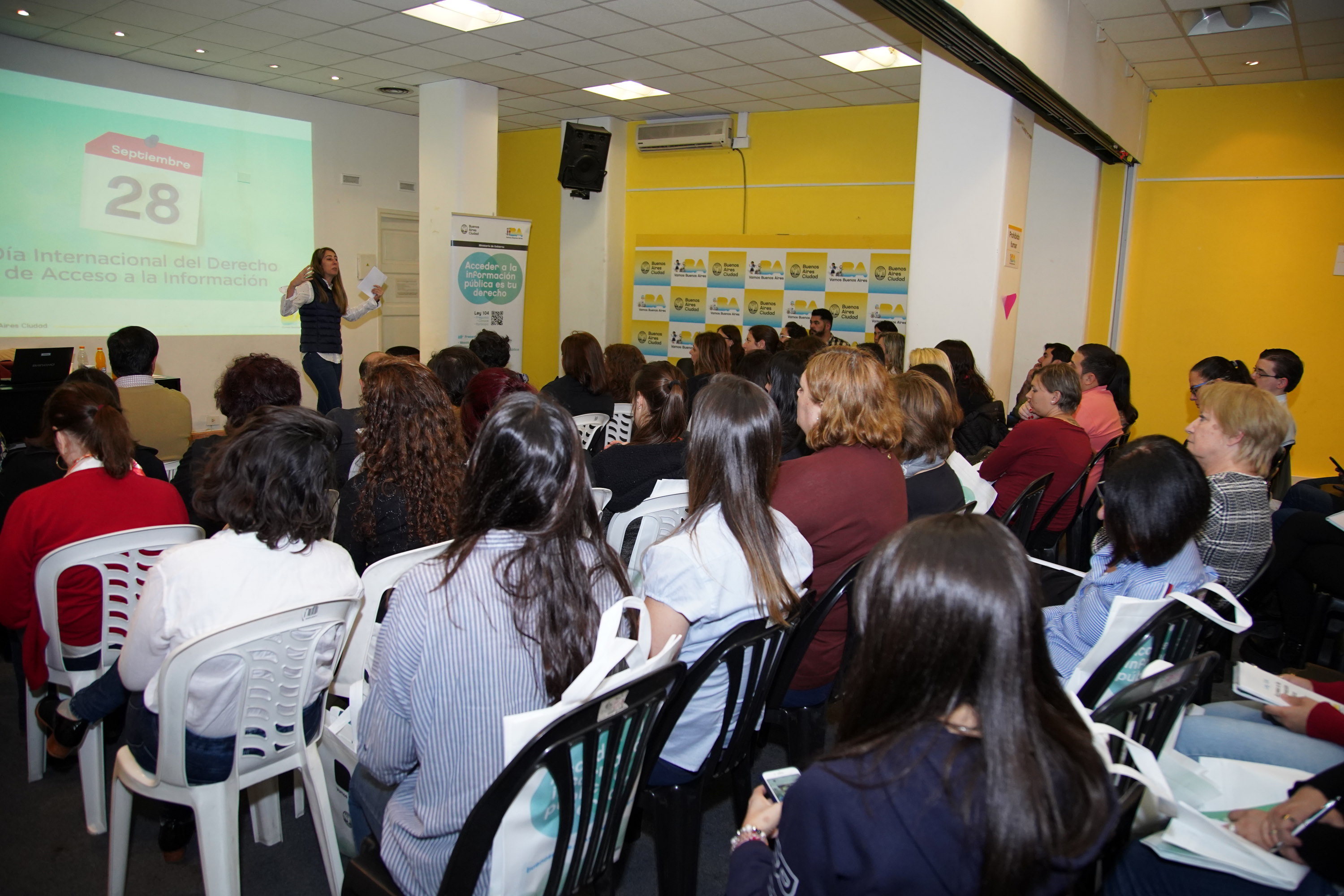 Celebramos el Día del Acceso a la Información con un taller en el Ministerio de Hábitat