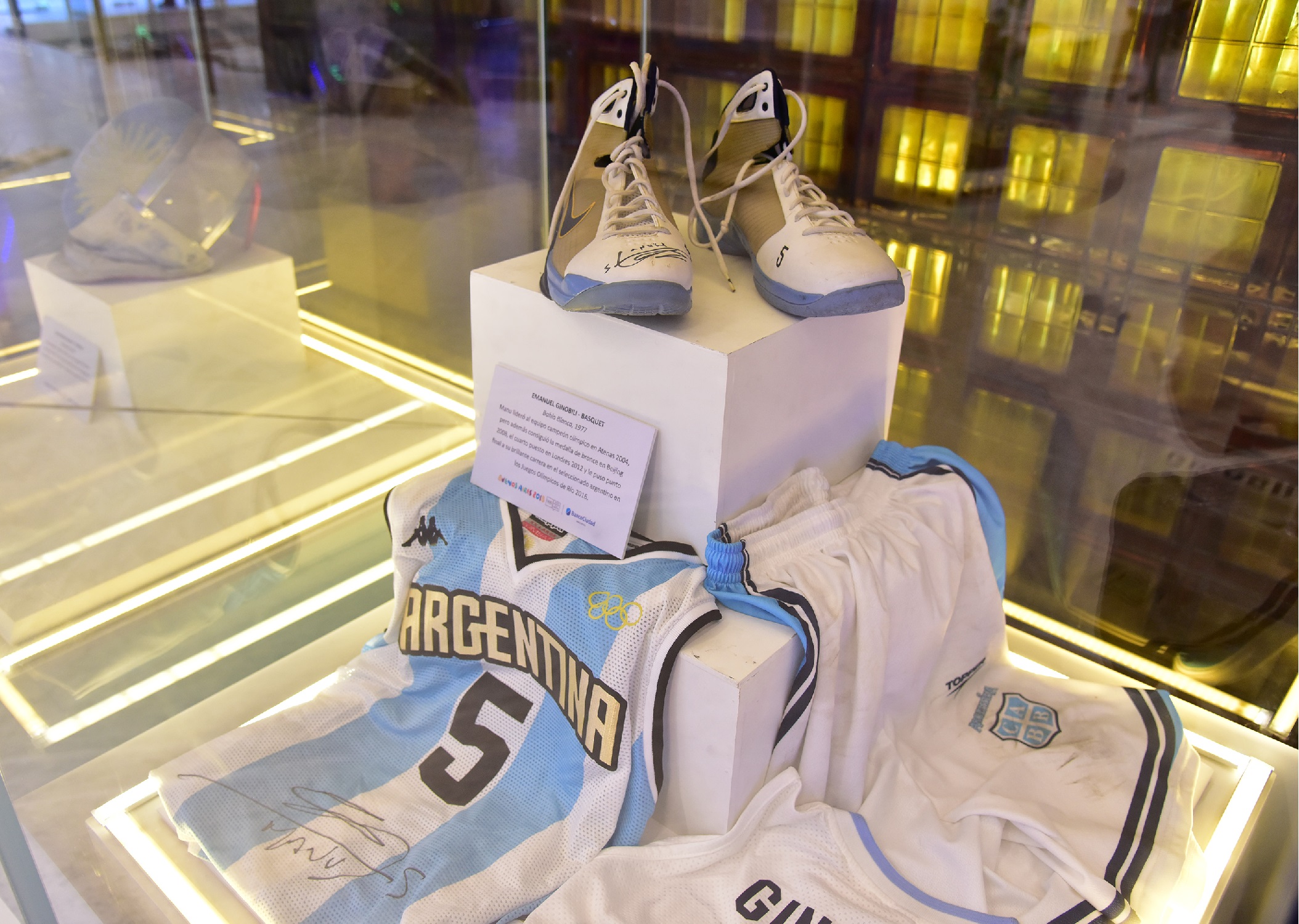 El Banco Ciudad inauguró una muestra de los deportistas olímpicos argentinos