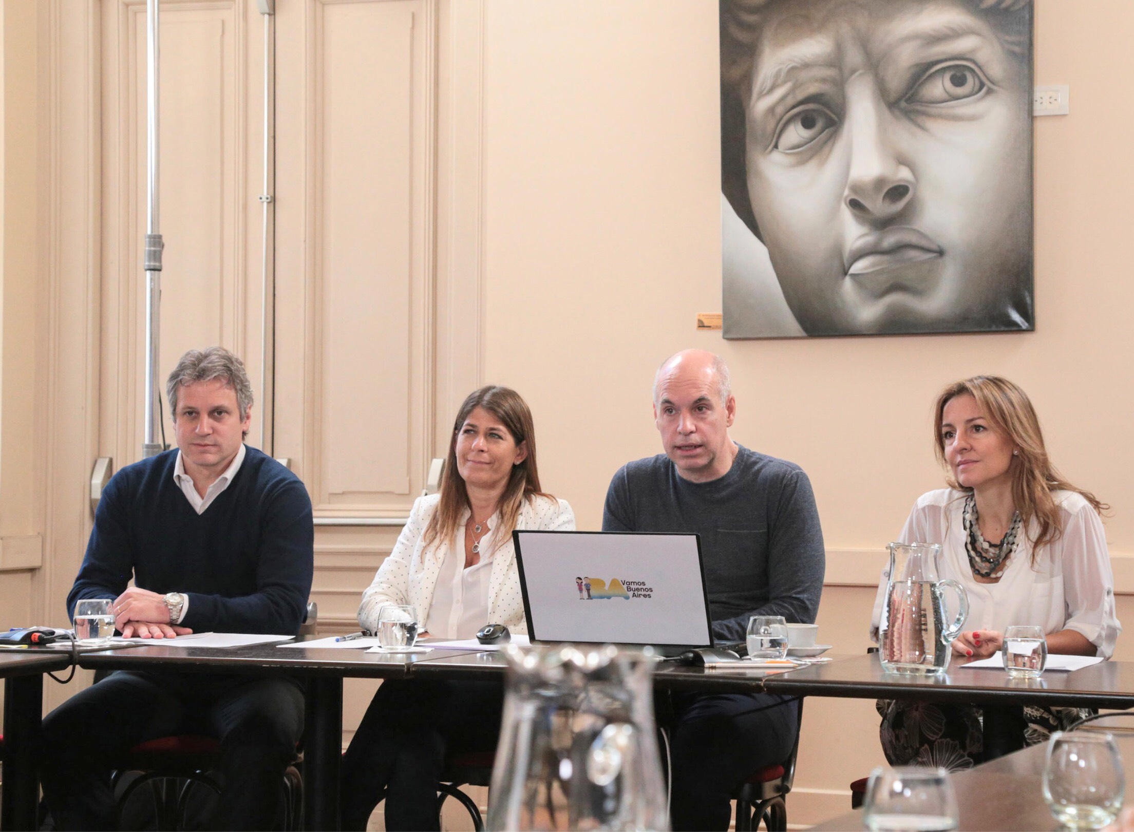 Se realizó la octava reunión de Gabinete porteño con la participación de vecinos