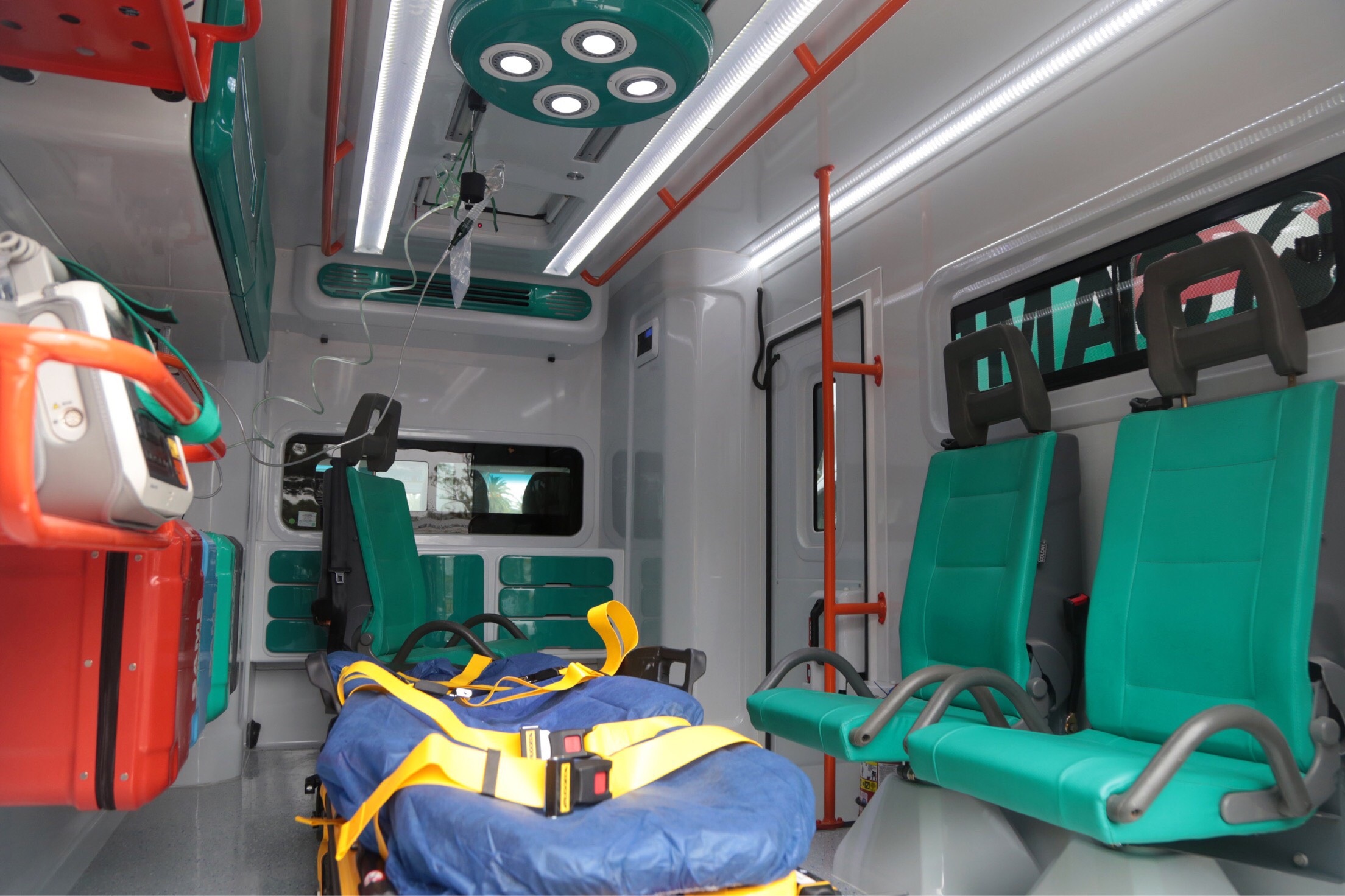 Un recorrido 360 por el interior de las nuevas ambulancias del SAME, equipadas con la última tecnología
