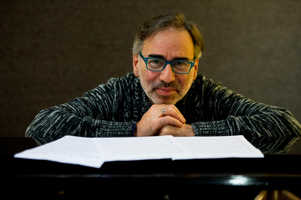 Leo Sujatovich reinterpreta a Spinetta Jade, gratis en el Teatro San Martín