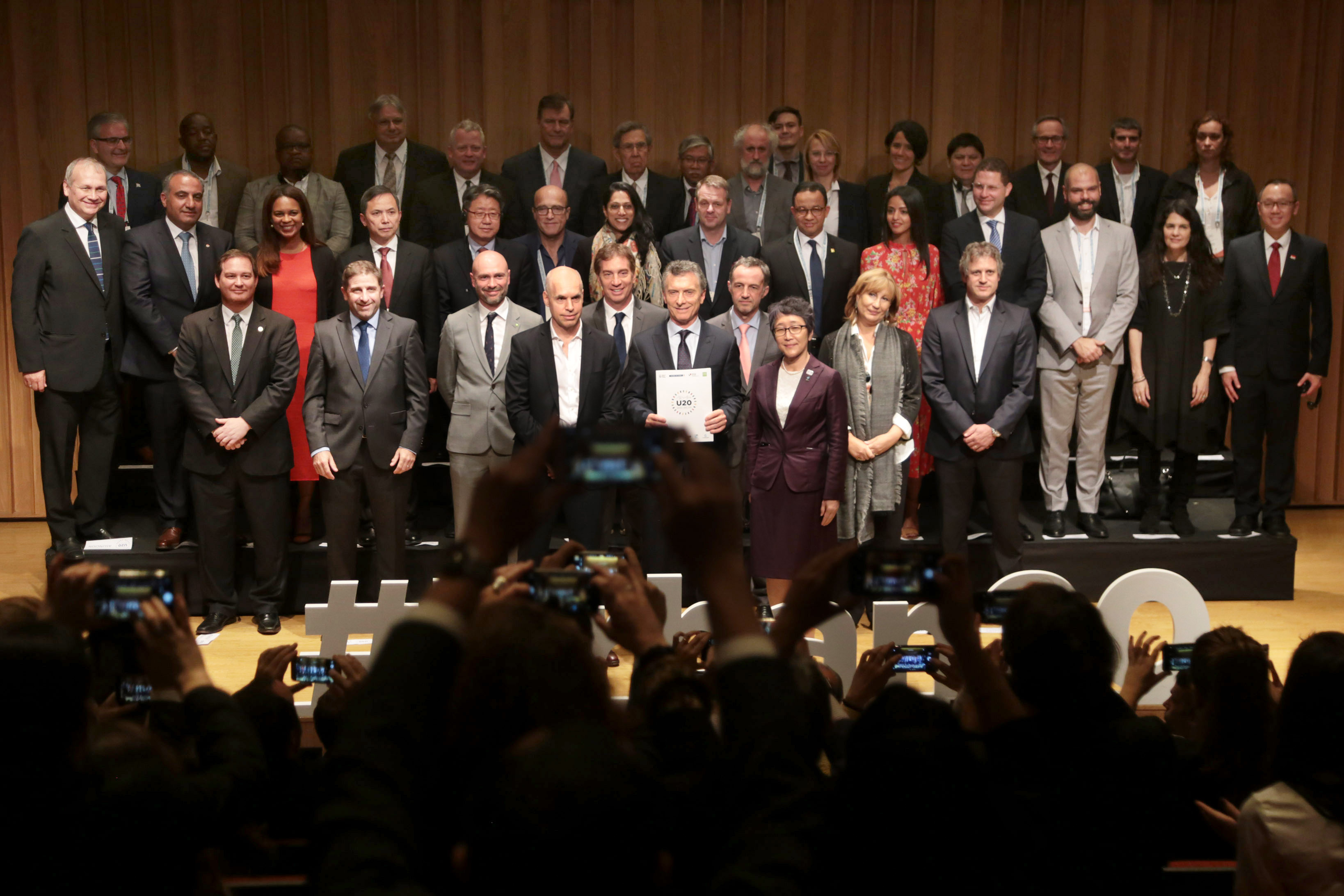 Mauricio Macri recibió las recomendaciones al G20 de parte del Urban 20 