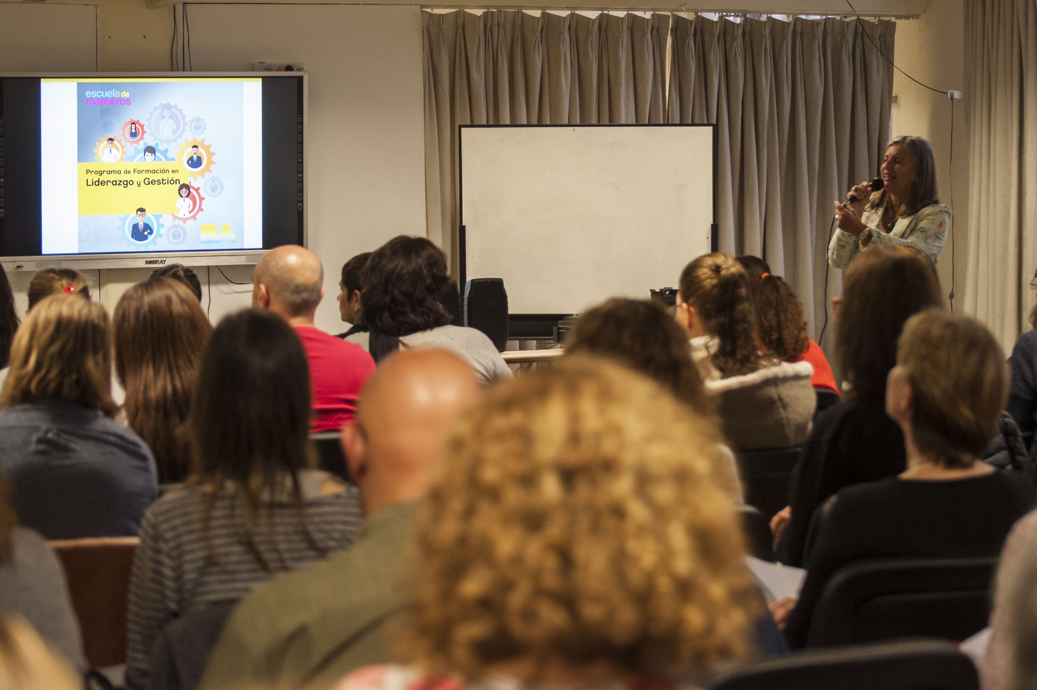 Programa de formación en liderazgo y gestión