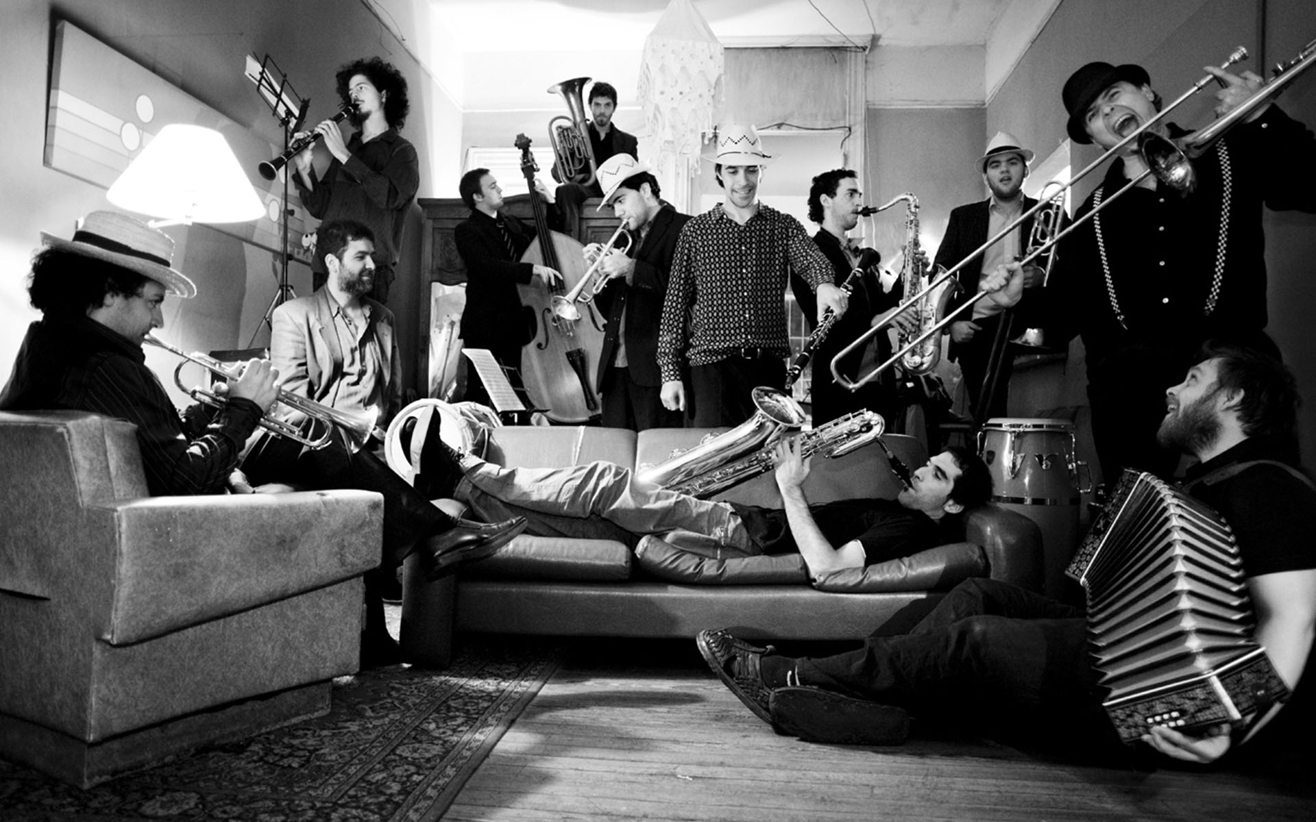 Sábados y domingos de cumbia con “Sur Tropical”