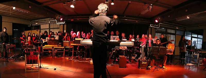 Ensamble Porteño y Coral Caminos del Mandala  del Centro Cultural Lola Mora en Parque Centenario