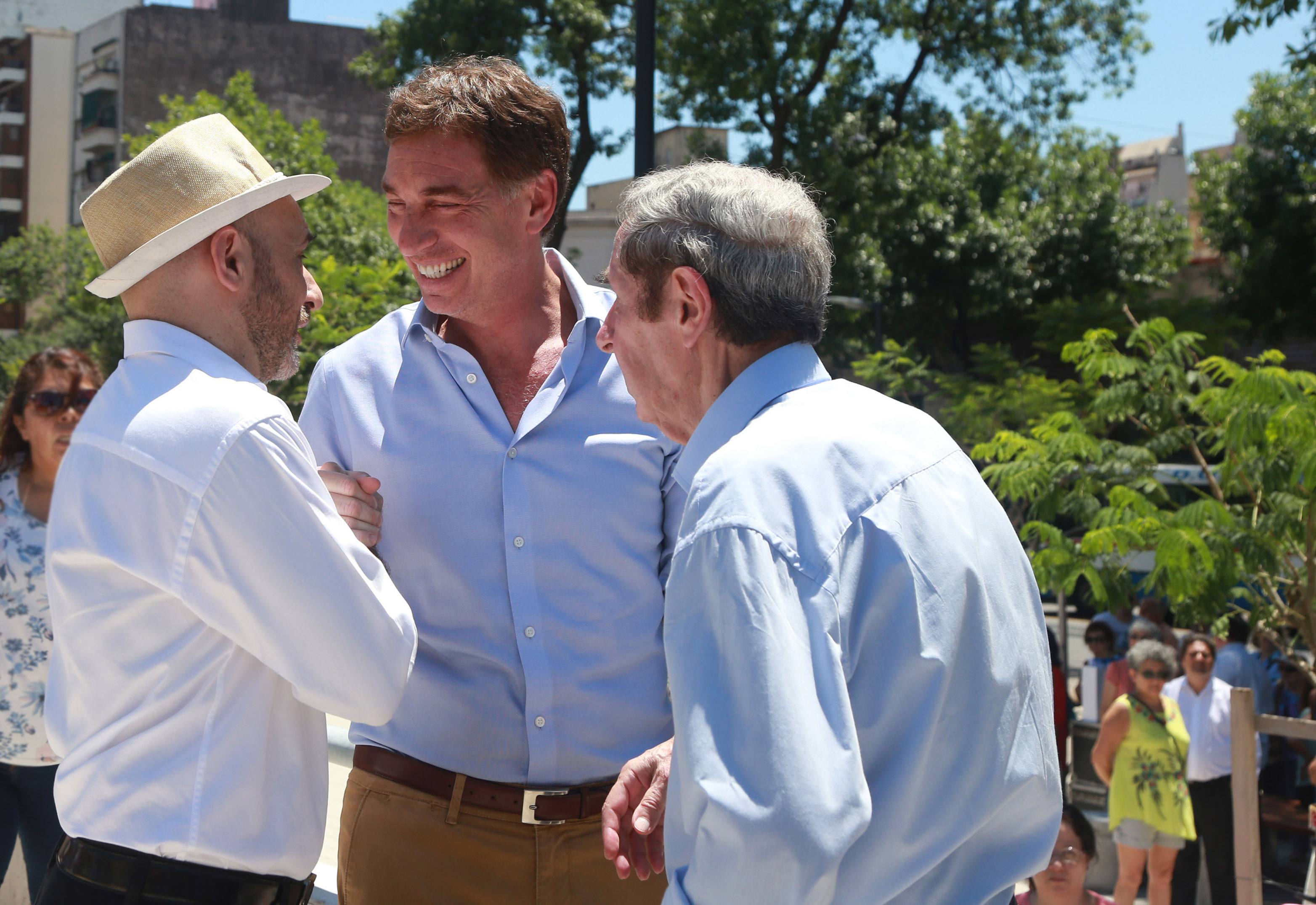 Diego Santilli inauguró Manzana 66, un nuevo espacio público y verde en Balvanera: “Los vecinos lucharon por tener esta plaza”