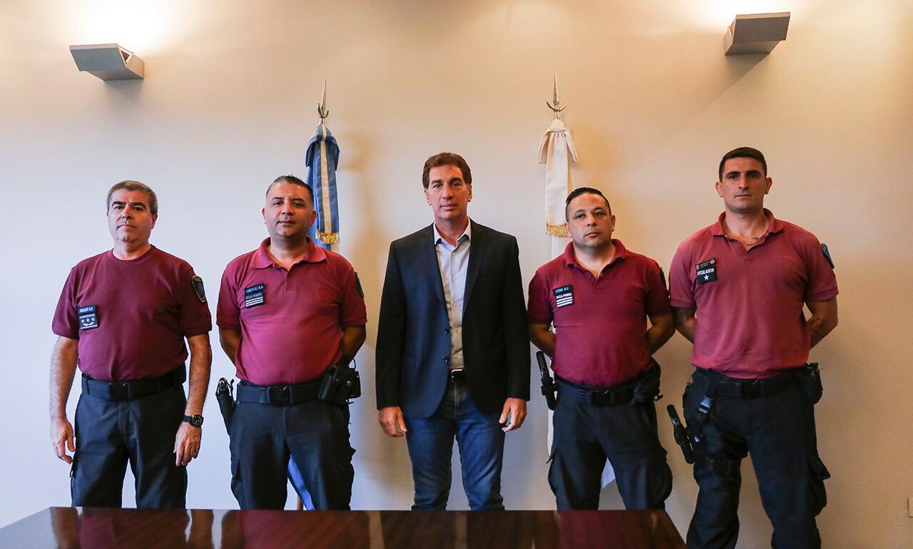 Santilli reconoció a los policías que rescataron a los rehenes en el intento de robo a la joyería