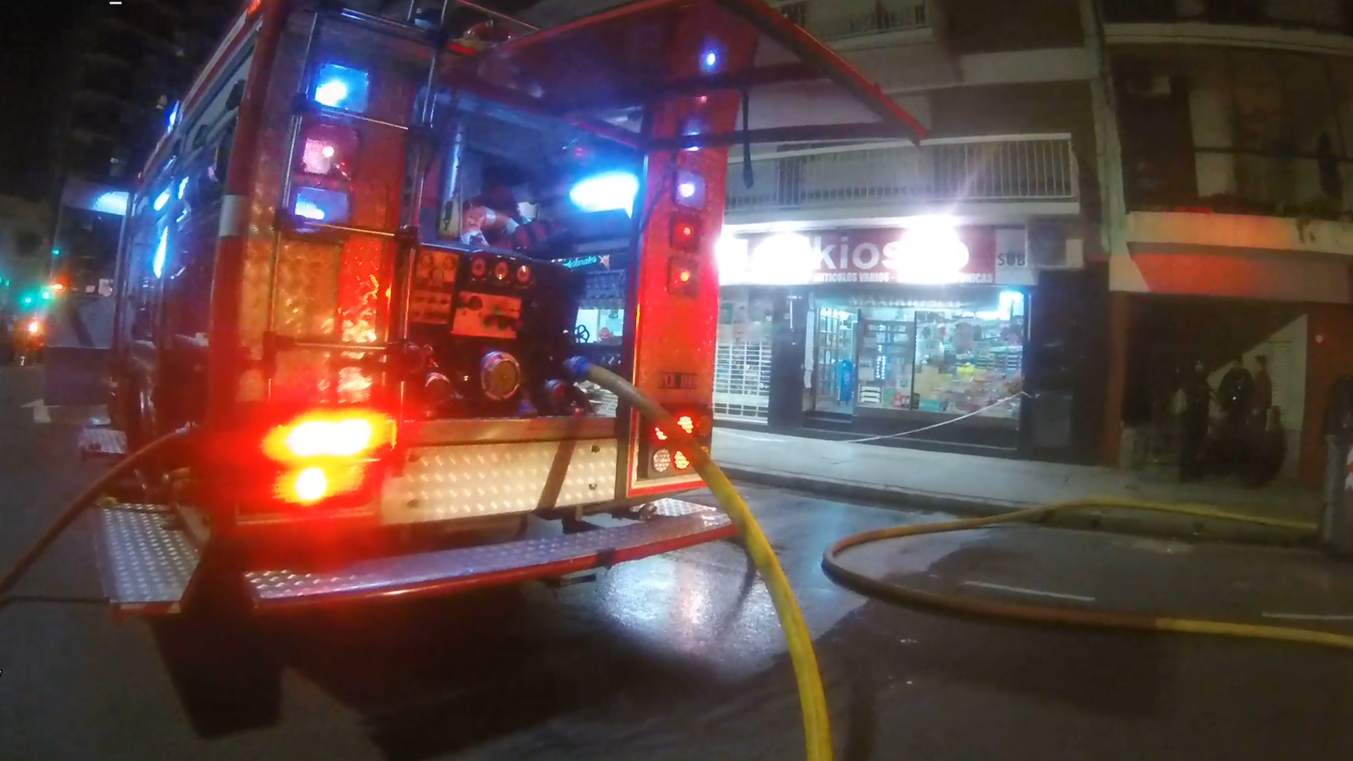 Bomberos de la Ciudad rescataron a seis personas en un incendio en caballito