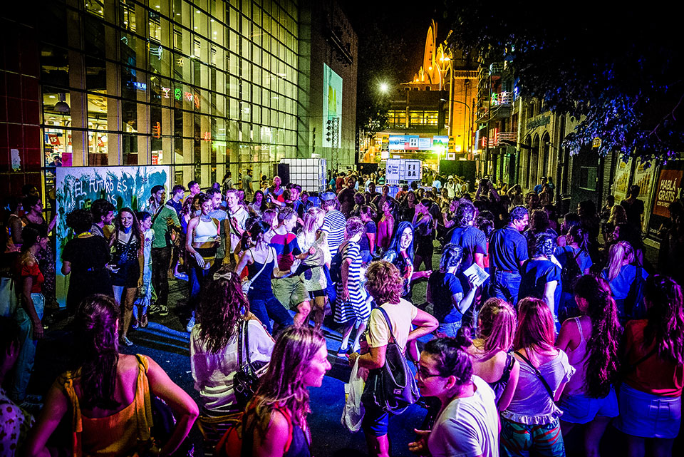 Continúa la Maratón Abasto, con más de 150 propuestas artísticas multidisciplinarias