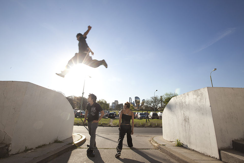 La danza toma los parques durante el FIBA